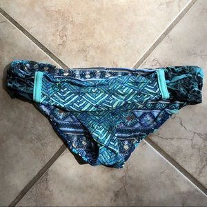 Maaji full reversible coverage bottoms NWOT